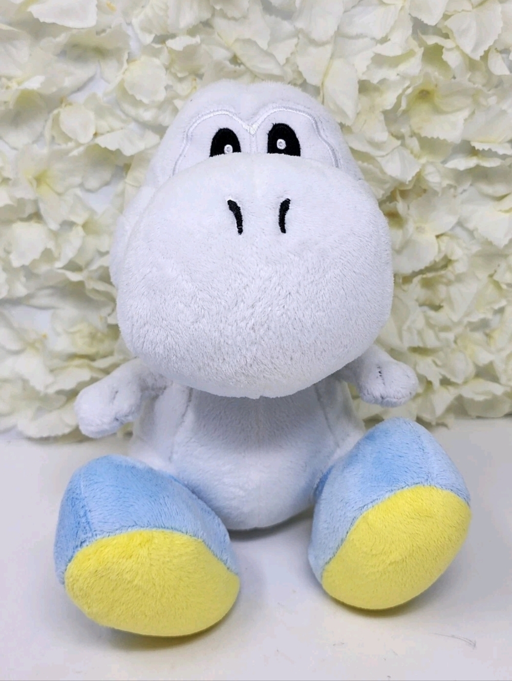 Nintendo Super Mario Bros. 10" Sitting White Yoshi Stuffed Pastel Plush Japanese